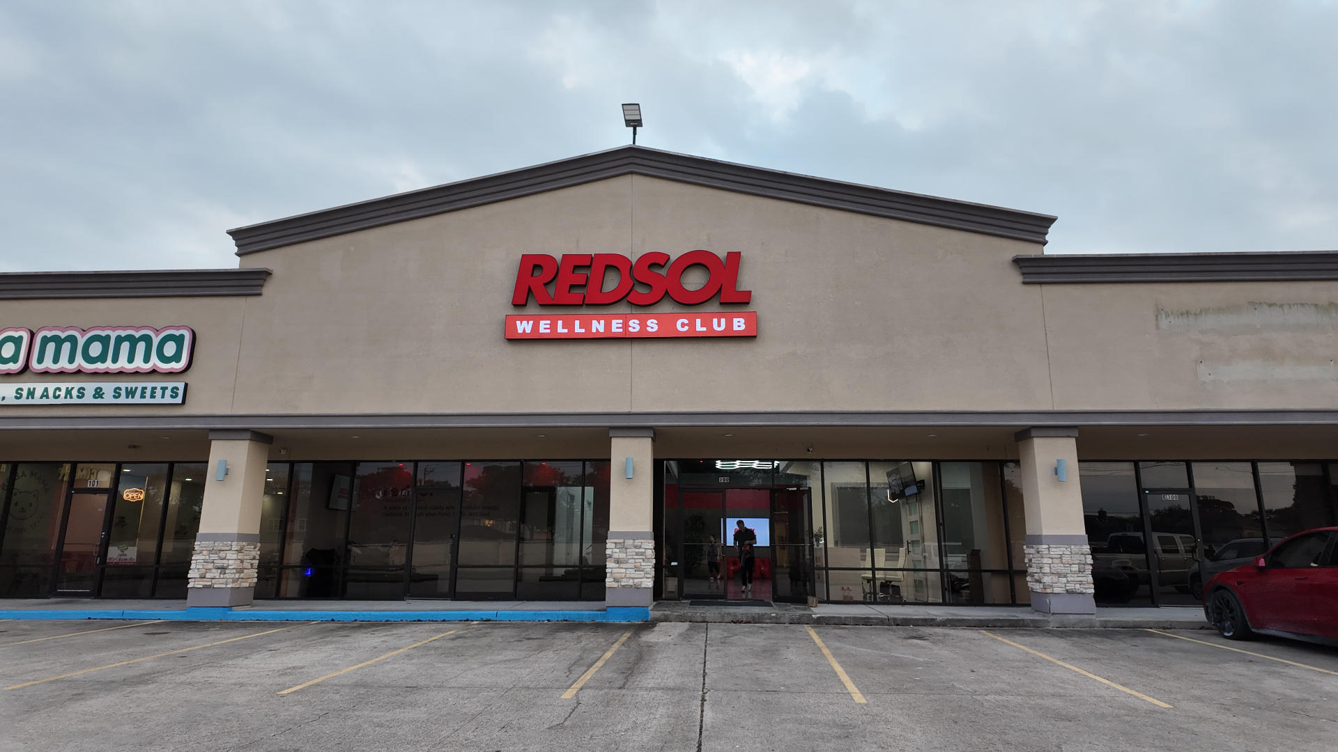 REDSOL Wellness Club exterior in League City TX