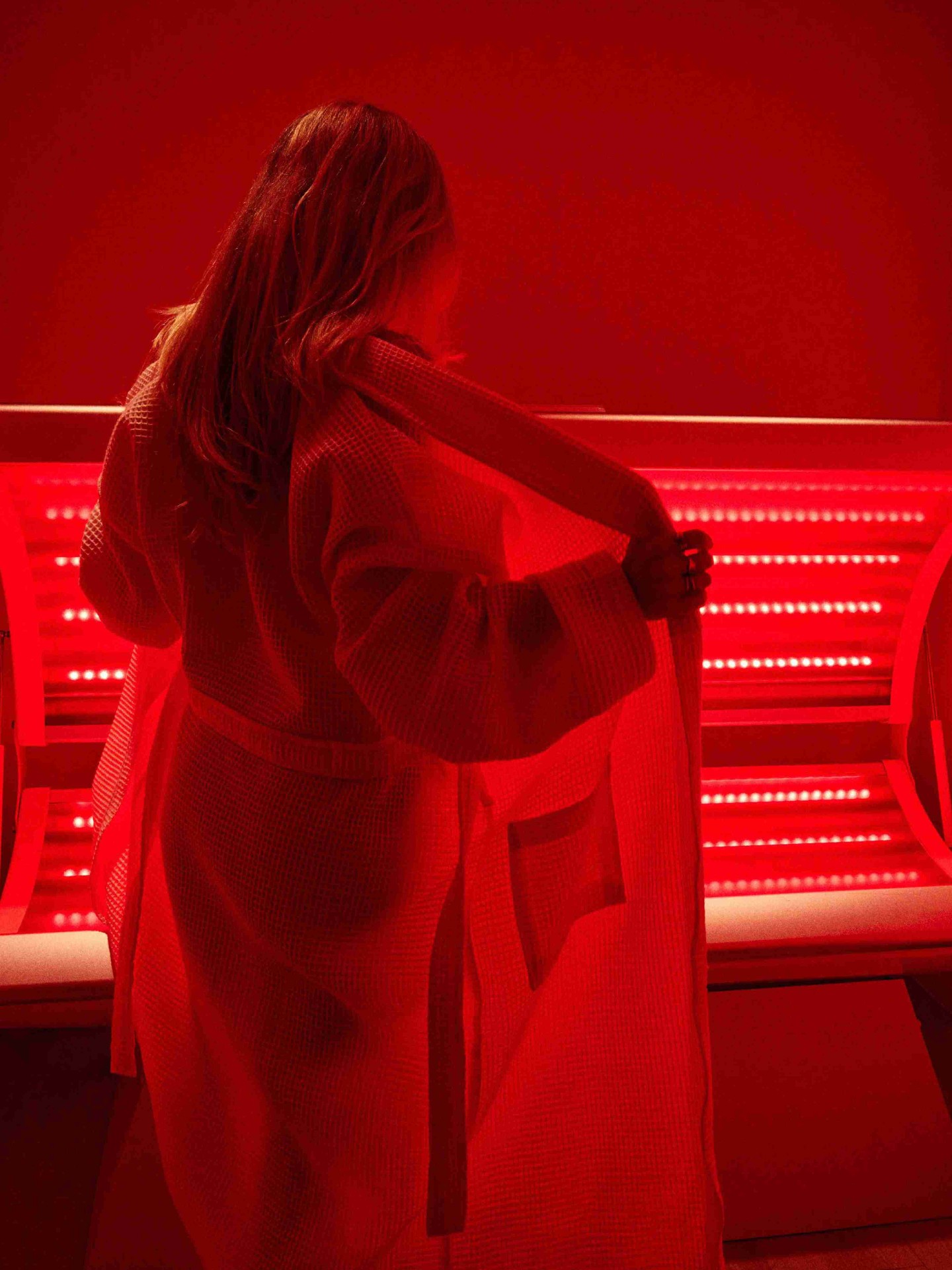 Turn Back Time: How Red Light Therapy Reverses Aging at the Cellular Level - REDSOL Wellness Club League City TX