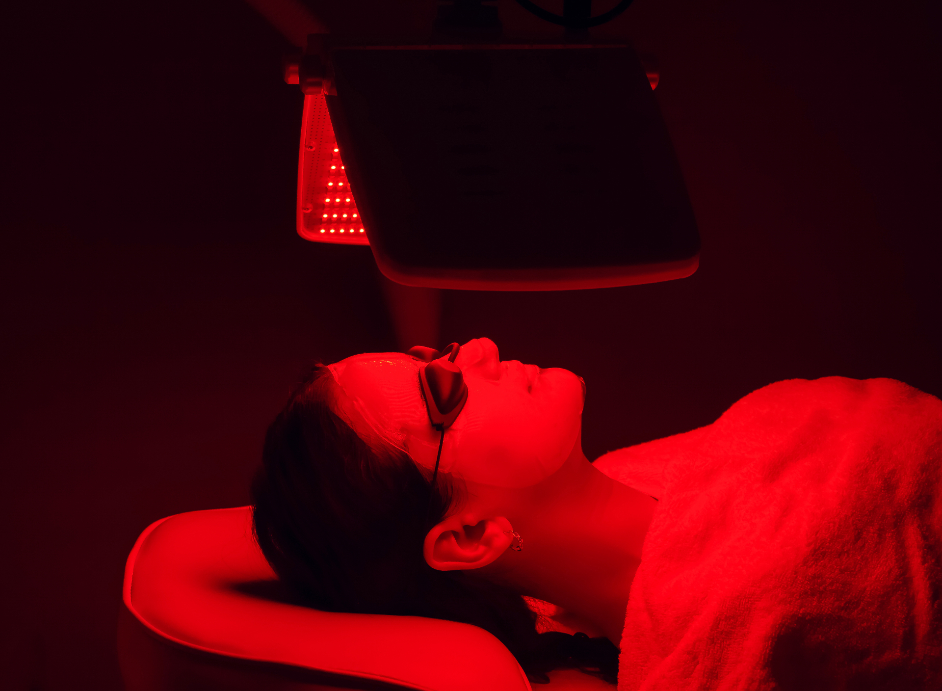 LED Facial Near Me: How to Choose the Best Provider - REDSOL Wellness Club League City TX
