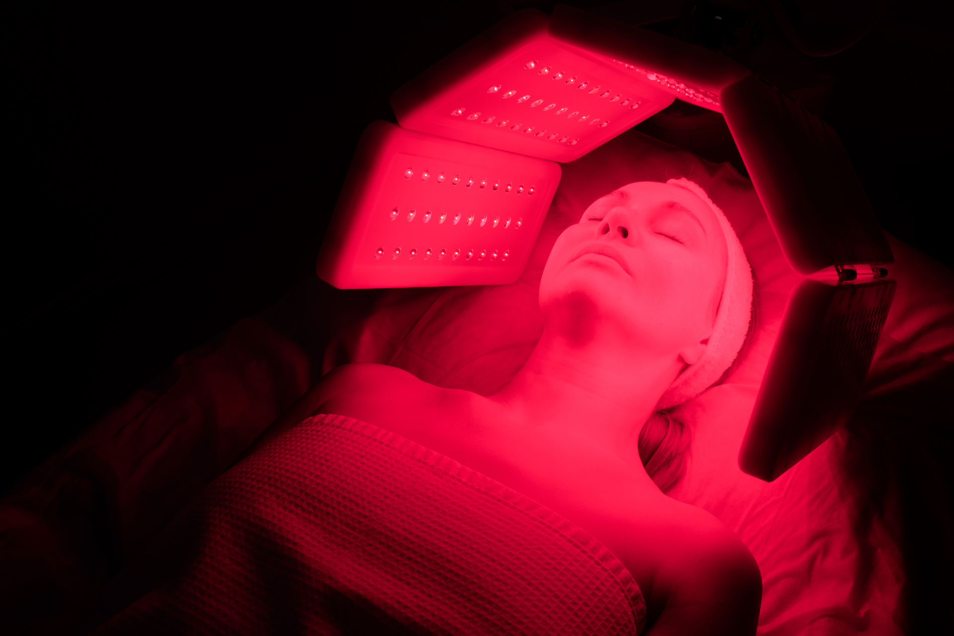 Red Light Therapy for Rosacea: Calming Facial Redness Naturally - REDSOL Wellness Club League City TX