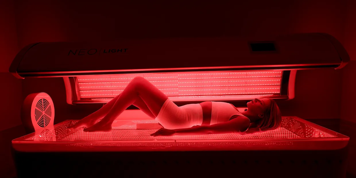 The Complete Guide to Red Light Therapy: Benefits, Science & What to Expect - REDSOL Wellness Club League City TX